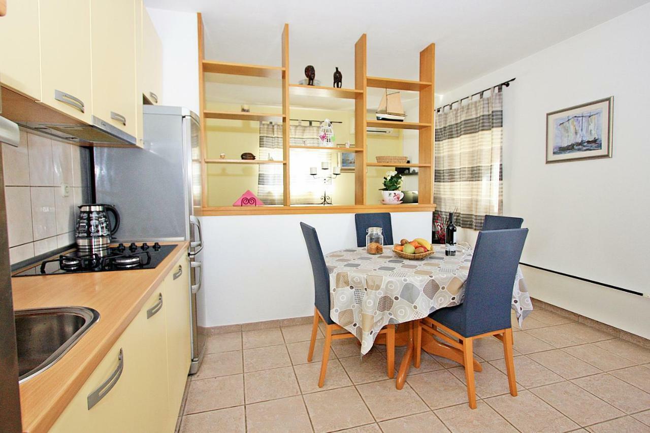 Sweet apartment Marijana Supetar Buitenkant foto