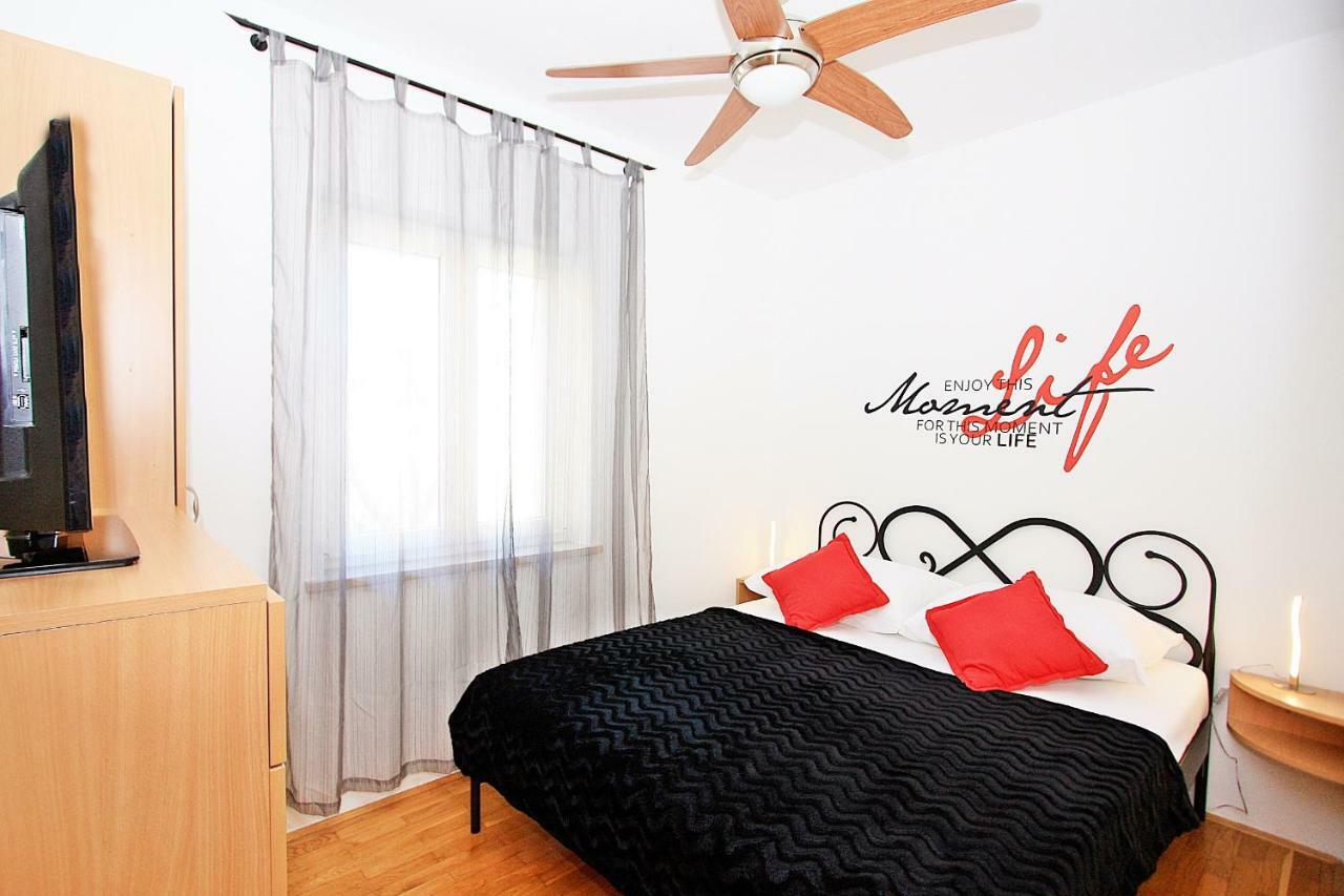 Sweet apartment Marijana Supetar Buitenkant foto