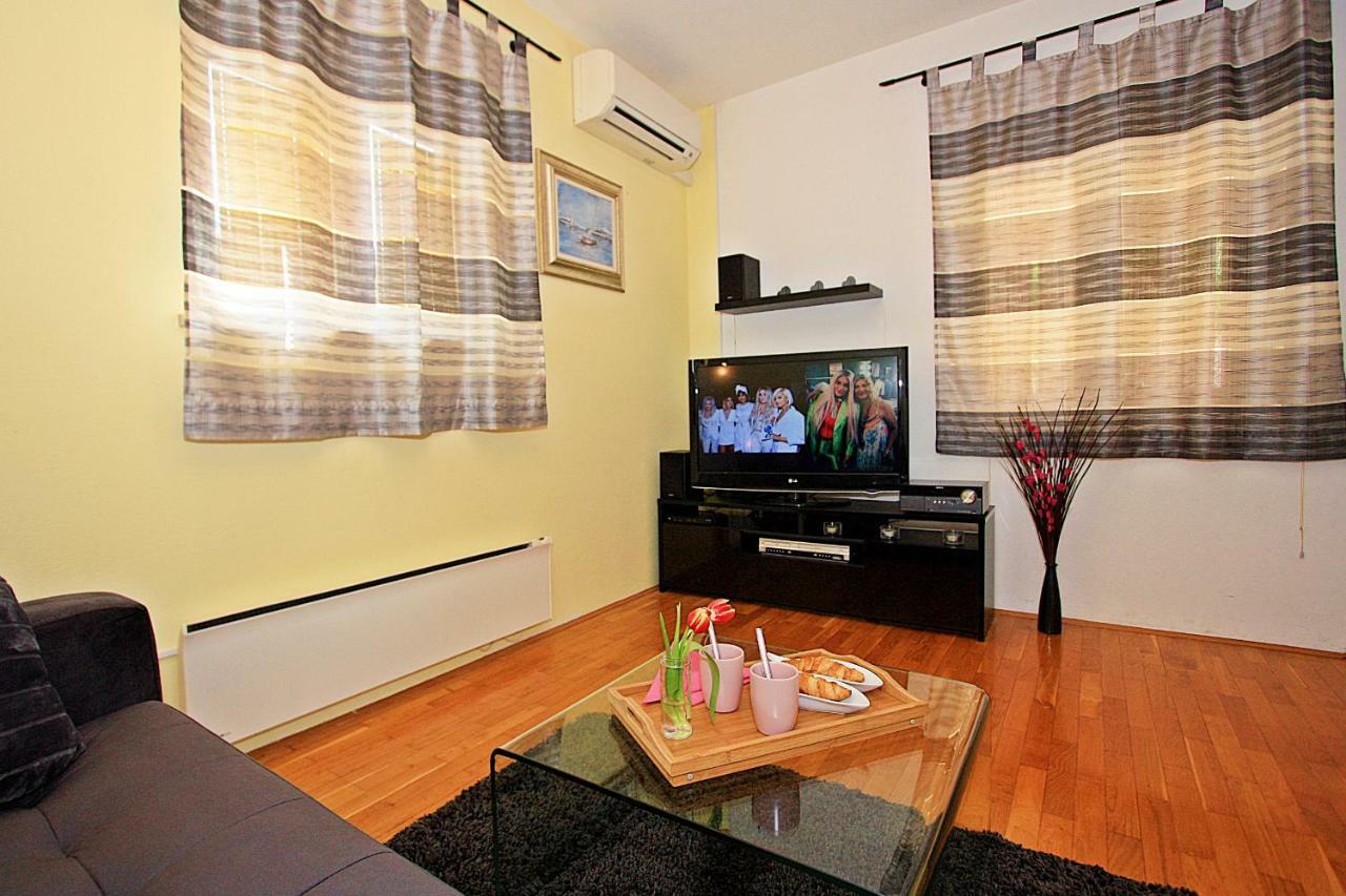 Sweet apartment Marijana Supetar Buitenkant foto